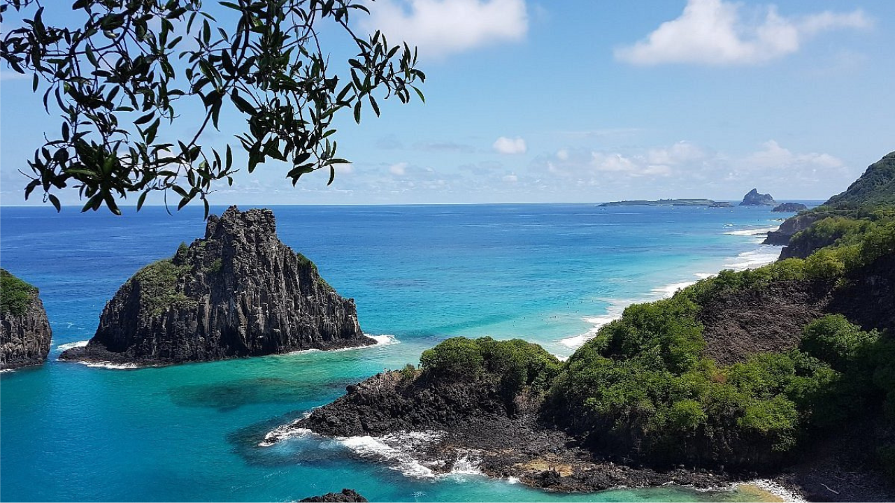 como chegar baía do sancho fernando de noronha