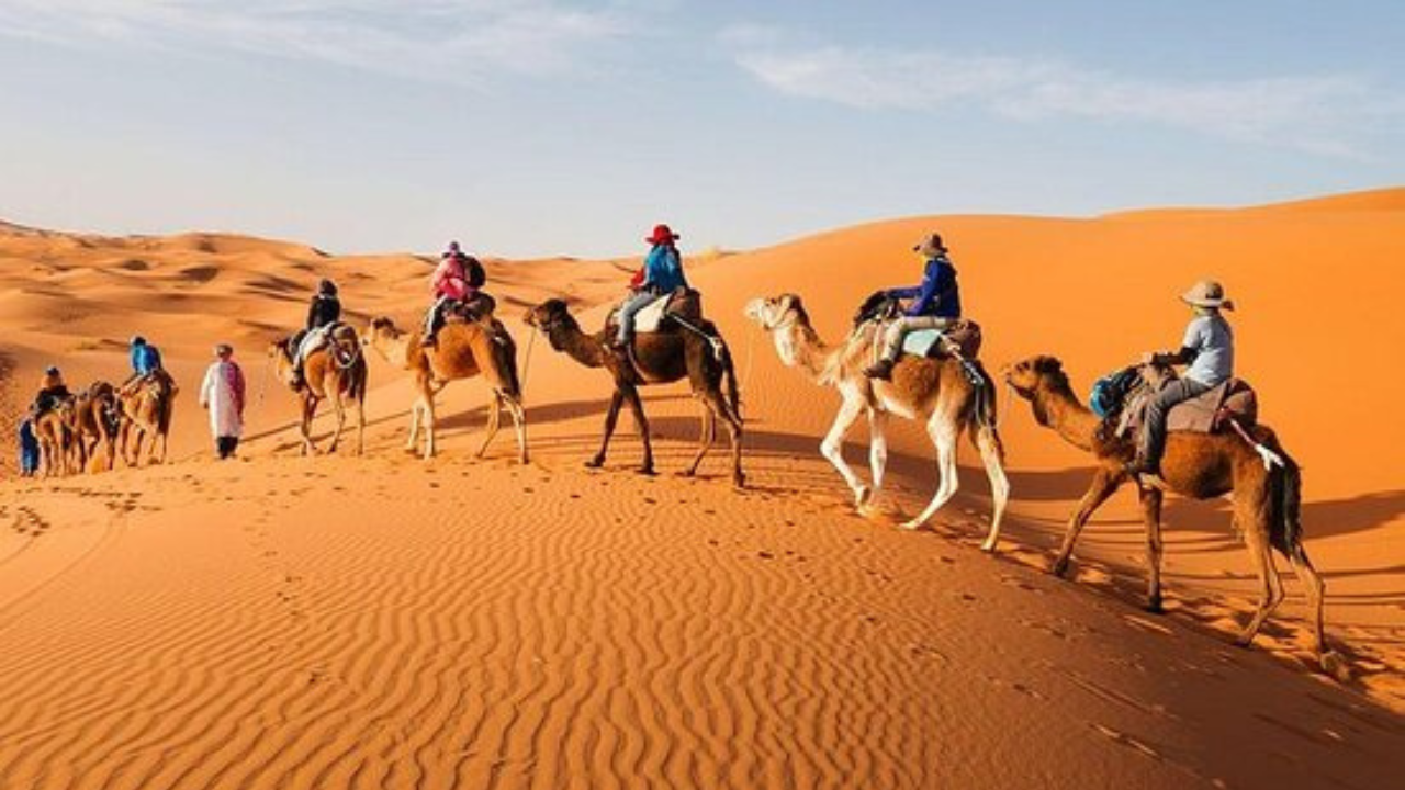 Explore Marrocos Deserto do Saara com nosso guia completo! Descubra dicas e roteiros para uma viagem inesquecível.